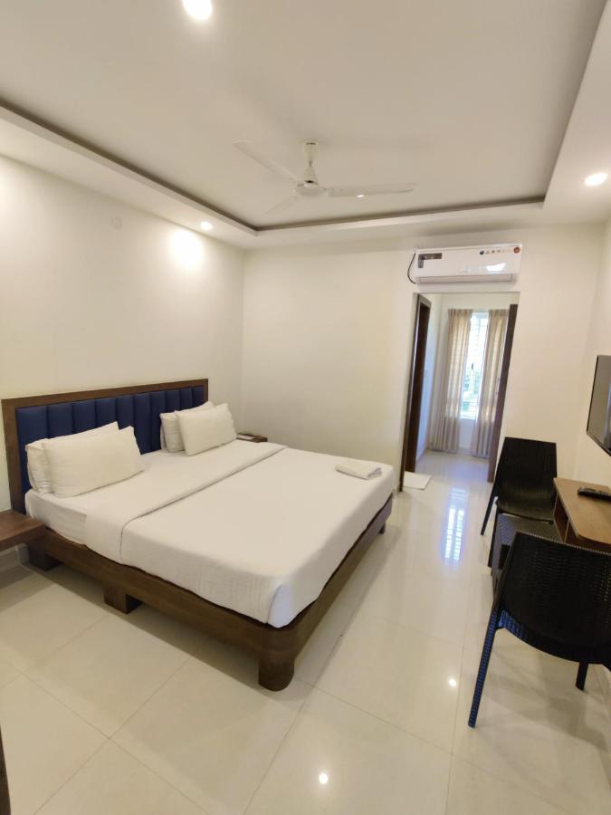 Airport Regency Hotel Devanahalli Bagian luar foto