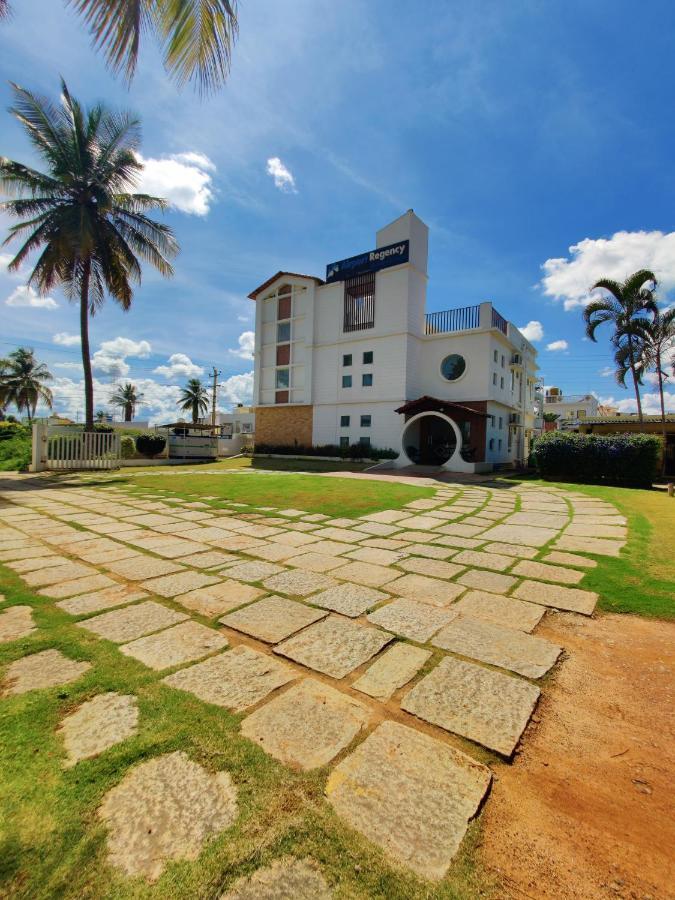 Airport Regency Hotel Devanahalli Bagian luar foto