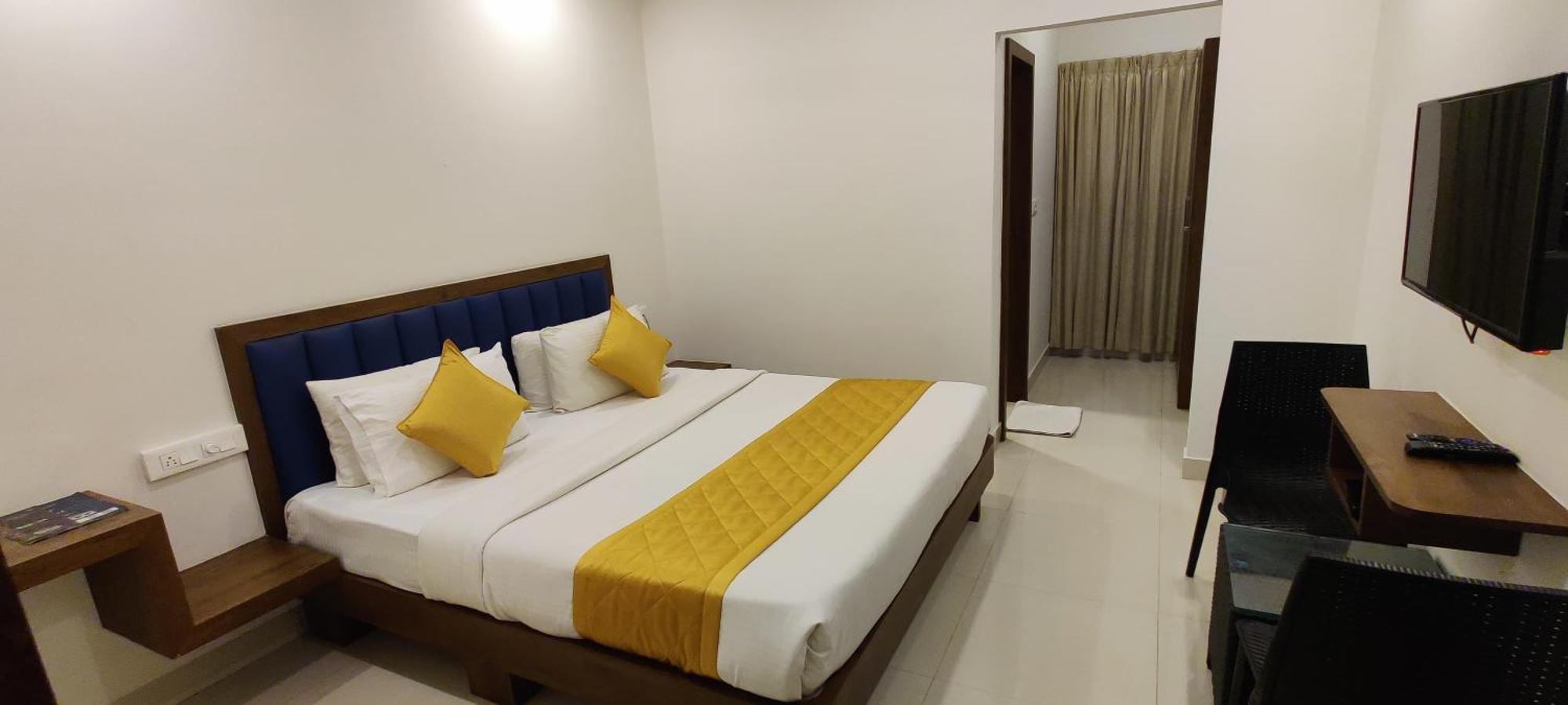 Airport Regency Hotel Devanahalli Bagian luar foto