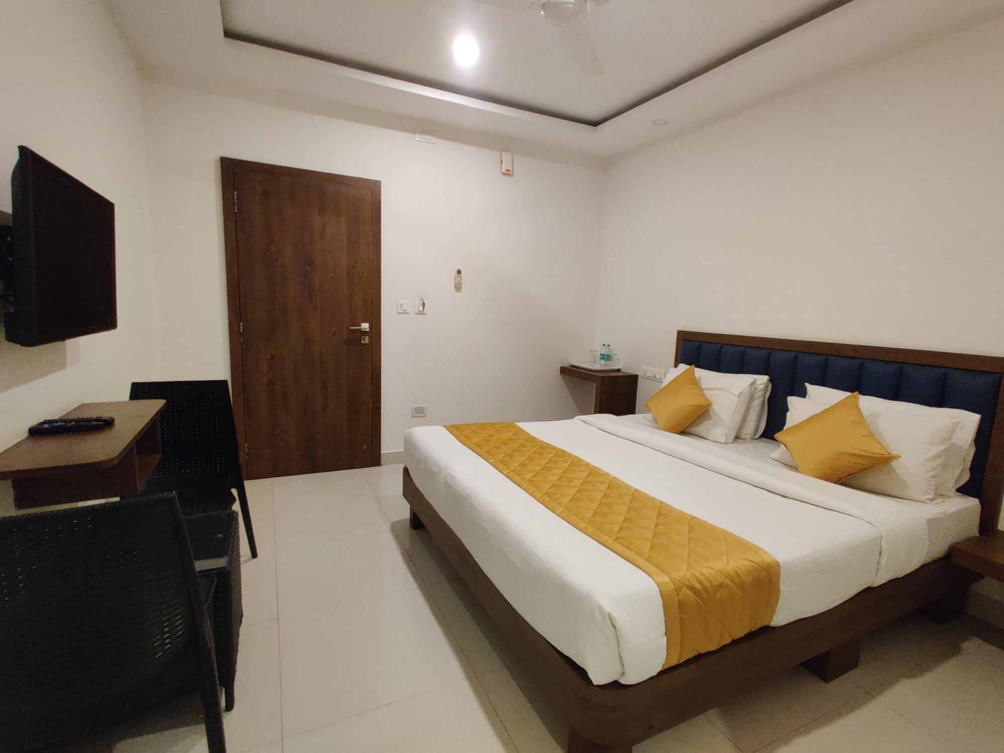 Airport Regency Hotel Devanahalli Bagian luar foto